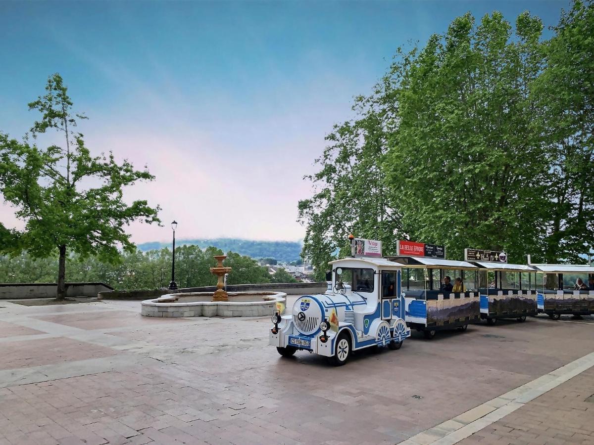 Quartier Historique Et Populaire Du Chateau De Pau Exteriér fotografie